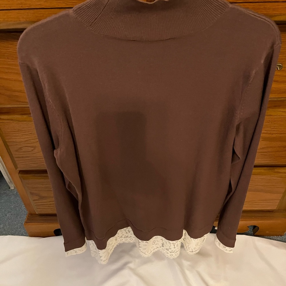 Sharon young long sleeve sweater with lace excellent cond